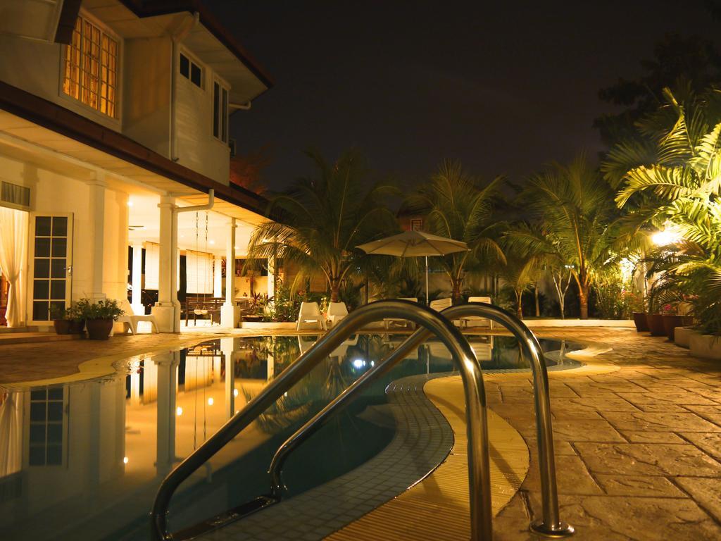 Rumah Putih Near Klia 3* Sepang