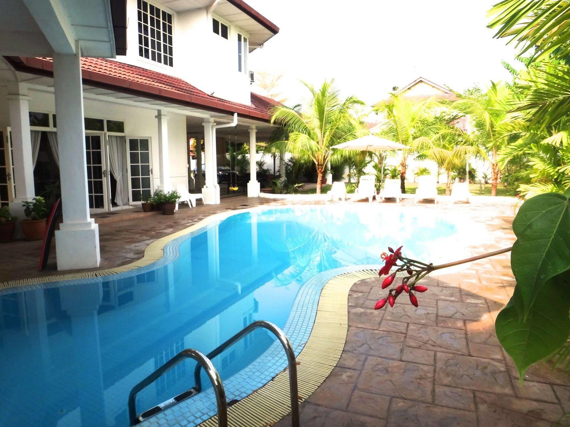 Rumah Putih Near Klia 3* Sepang